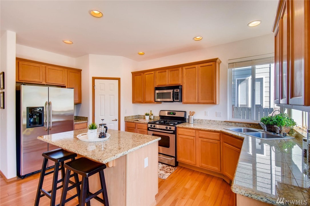 16307 1st Place West Bothell, WA 98012 - Photo 7 of 19 Gallery Image 7