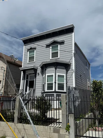 $649,000 | 1130 East 11th Street, Oakland, CA 94606