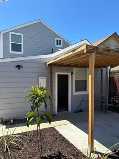 $649,000 | 1130 East 11th Street, Oakland, CA 94606