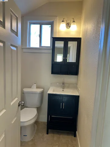 $649,000 | 1130 East 11th Street, Oakland, CA 94606