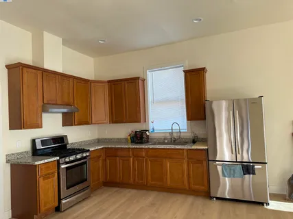 $649,000 | 1130 East 11th Street, Oakland, CA 94606