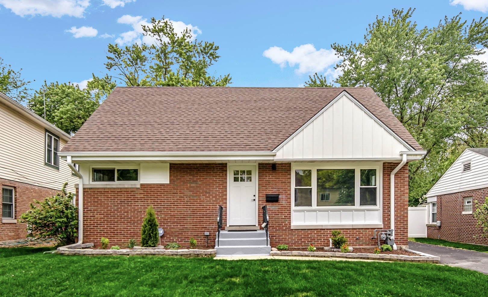 a front view of house with yard