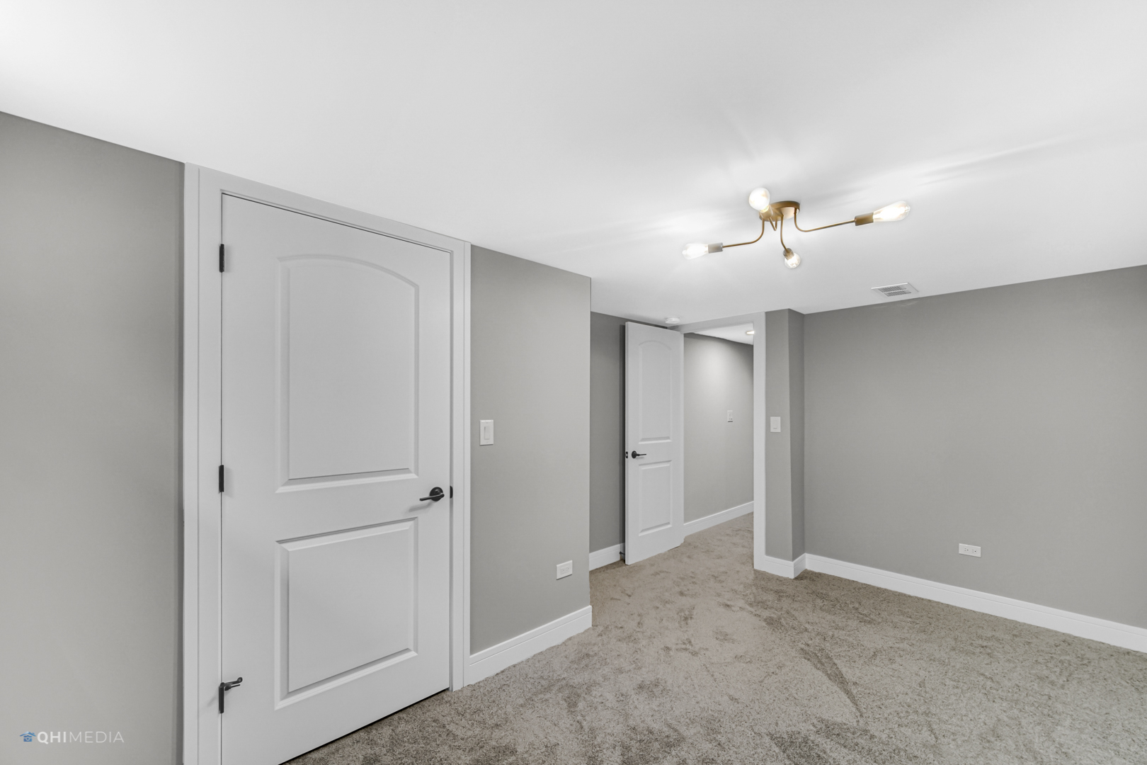2141 Downey Road Homewood, IL 60430 - Photo 26 of 31 a view of an empty room