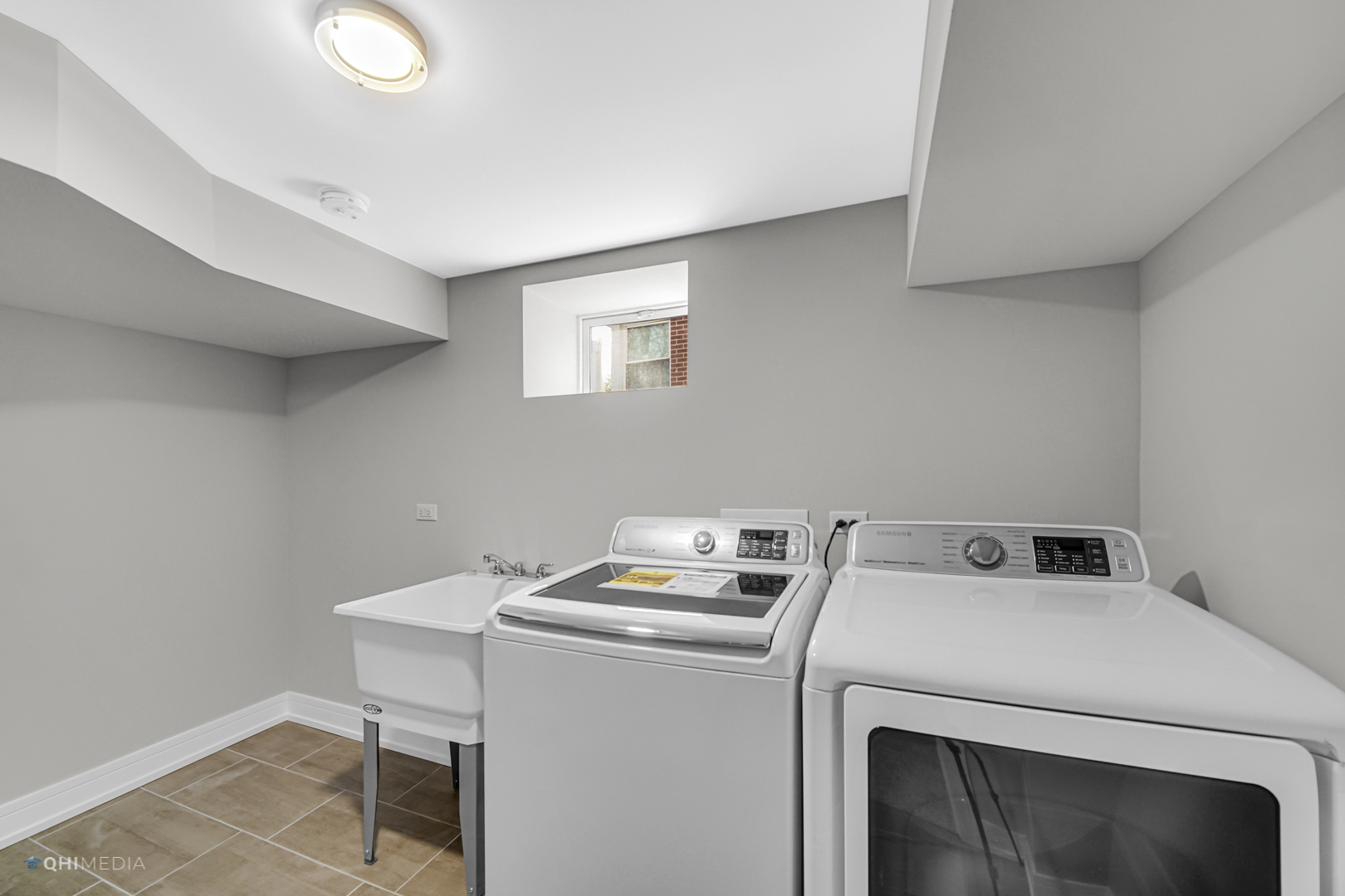 2141 Downey Road Homewood, IL 60430 - Photo 27 of 31 a utility room with dryer and washer