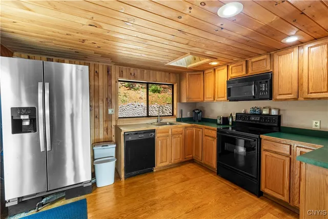 $690,000 | 8119 Capron Road, Forestport, NY 13494