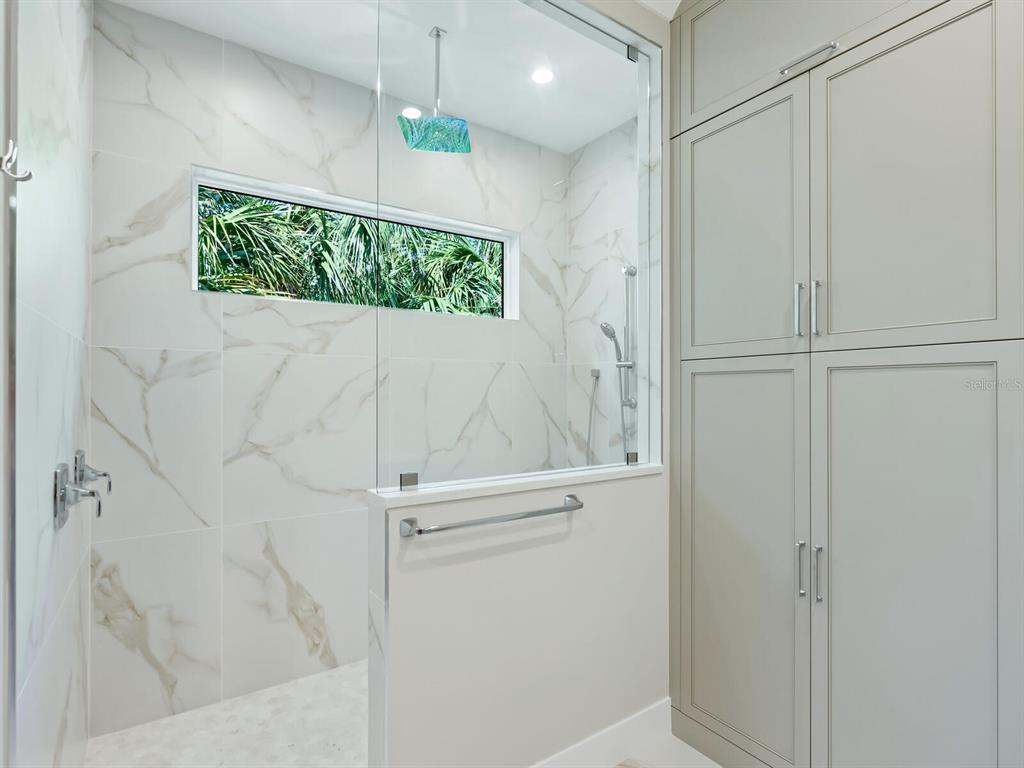 616 Mangrove Point Road Siesta Key, FL 34242 - Photo 22 of 58 Gallery Image 22