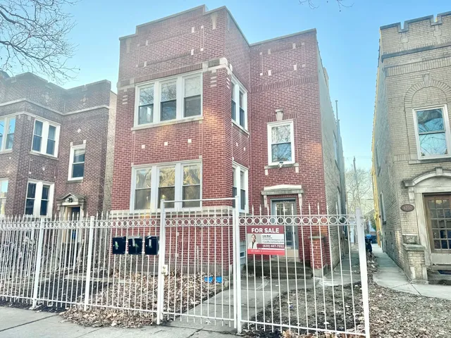 $750,000 | 6228 North Artesian Avenue, Chicago, IL 60659