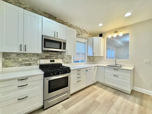 $750,000 | 6228 North Artesian Avenue, Chicago, IL 60659