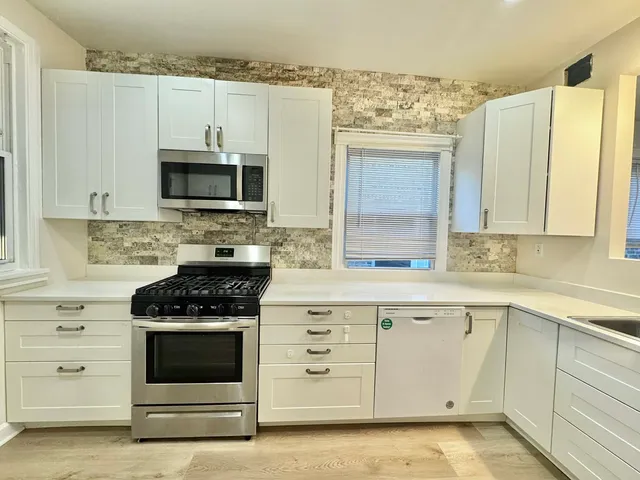 $750,000 | 6228 North Artesian Avenue, Chicago, IL 60659