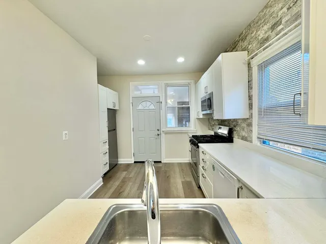 $750,000 | 6228 North Artesian Avenue, Chicago, IL 60659