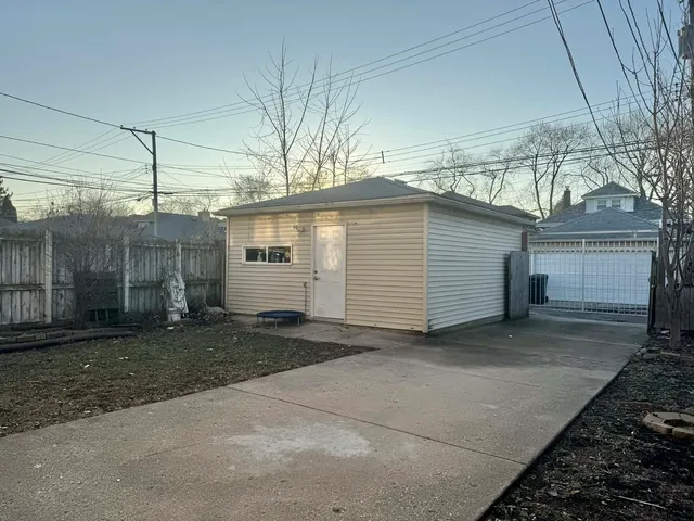 $750,000 | 6228 North Artesian Avenue, Chicago, IL 60659