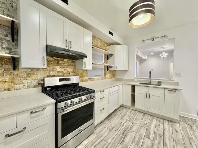 $750,000 | 6228 North Artesian Avenue, Chicago, IL 60659