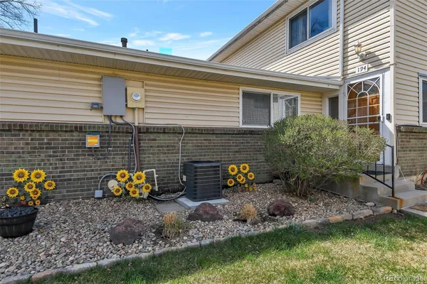 $2,390 | 9255 East Lehigh Avenue, Unit 194, Denver, CO 80237