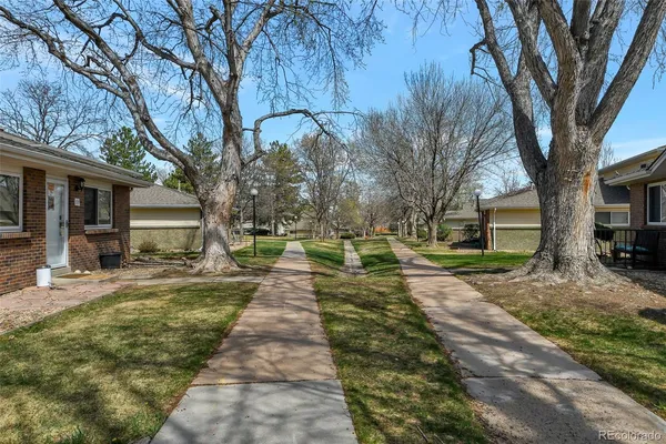 $2,390 | 9255 East Lehigh Avenue, Unit 194, Denver, CO 80237