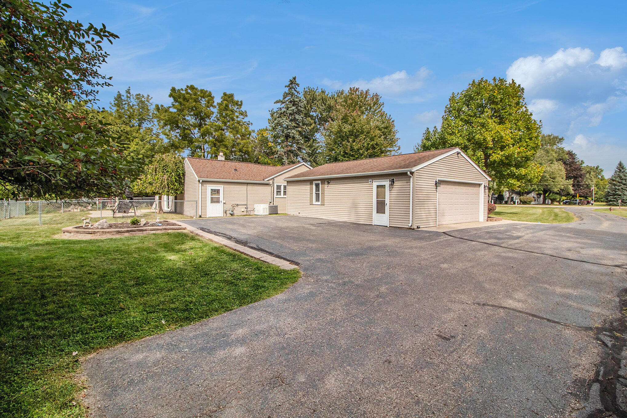 2618 Hannan Road Canton, MI 48188 - Photo 34 of 39 032_img_4781_644