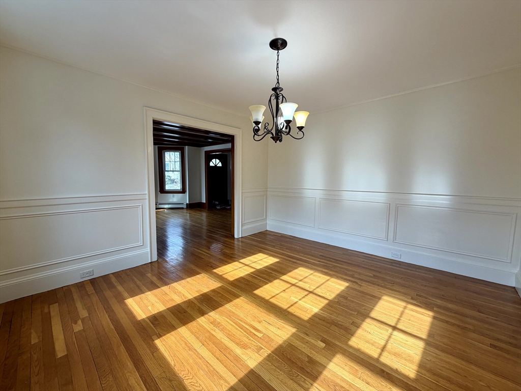 31 Oakley Road, Unit 1 Watertown, MA 02472 - Photo 12 of 37