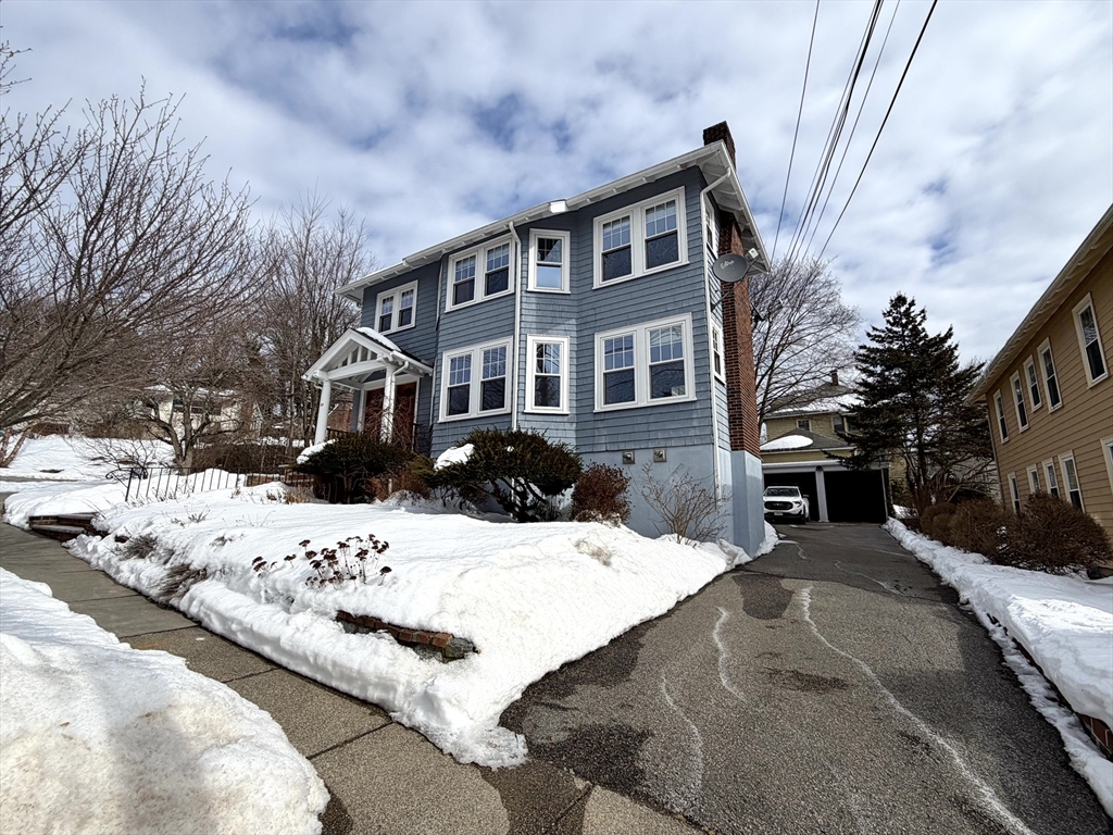 31 Oakley Road, Unit 1 Watertown, MA 02472 - Photo 2 of 37