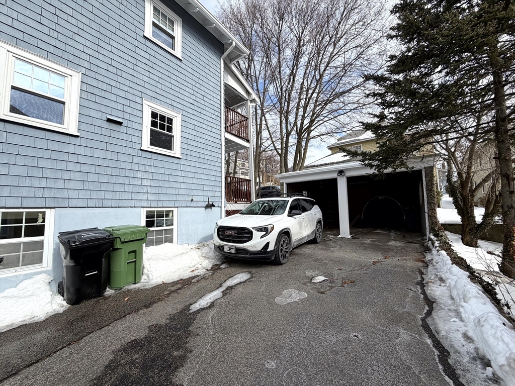 31 Oakley Road, Unit 1 Watertown, MA 02472 - Photo 3 of 37