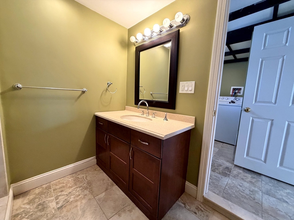 31 Oakley Road, Unit 1 Watertown, MA 02472 - Photo 32 of 37