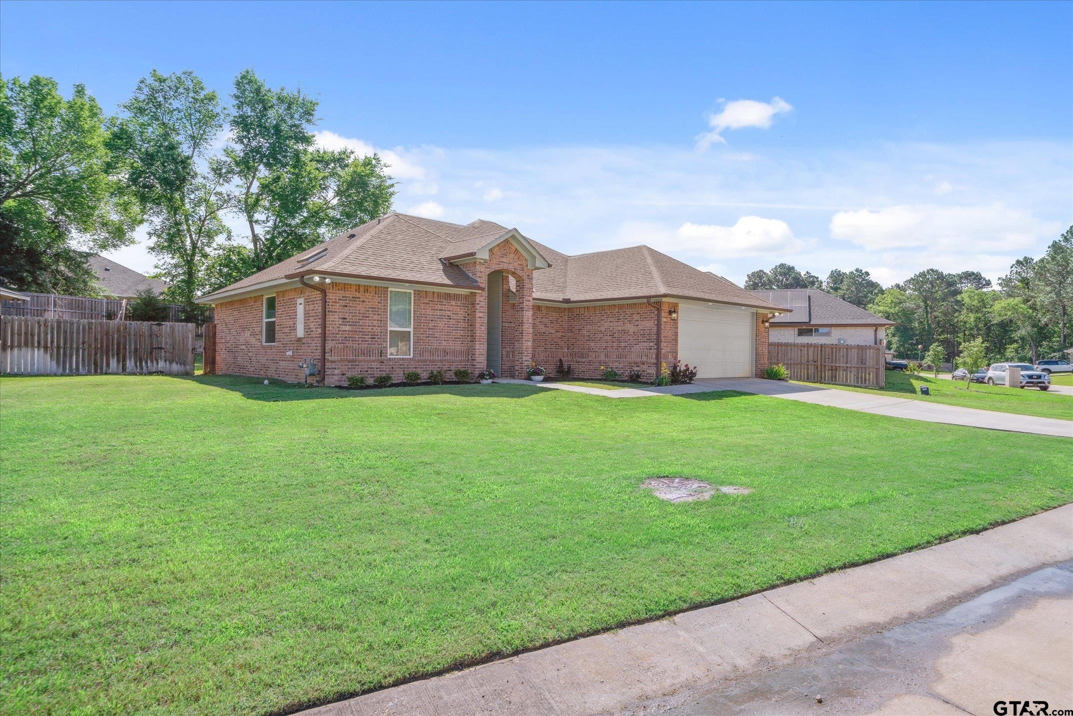 2231 Rana Park Flint, TX 75762 - Photo 3 of 36