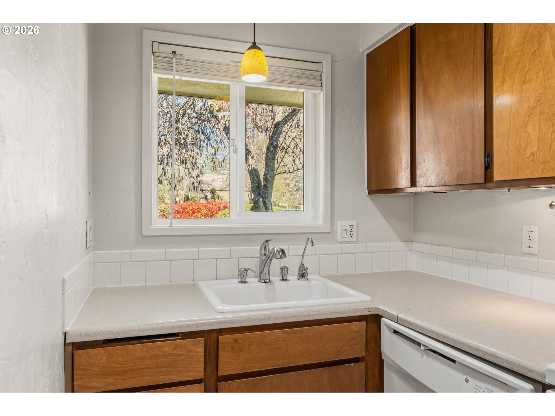 1488 Fetters Loop Eugene, OR 97402 - Photo 11 of 31