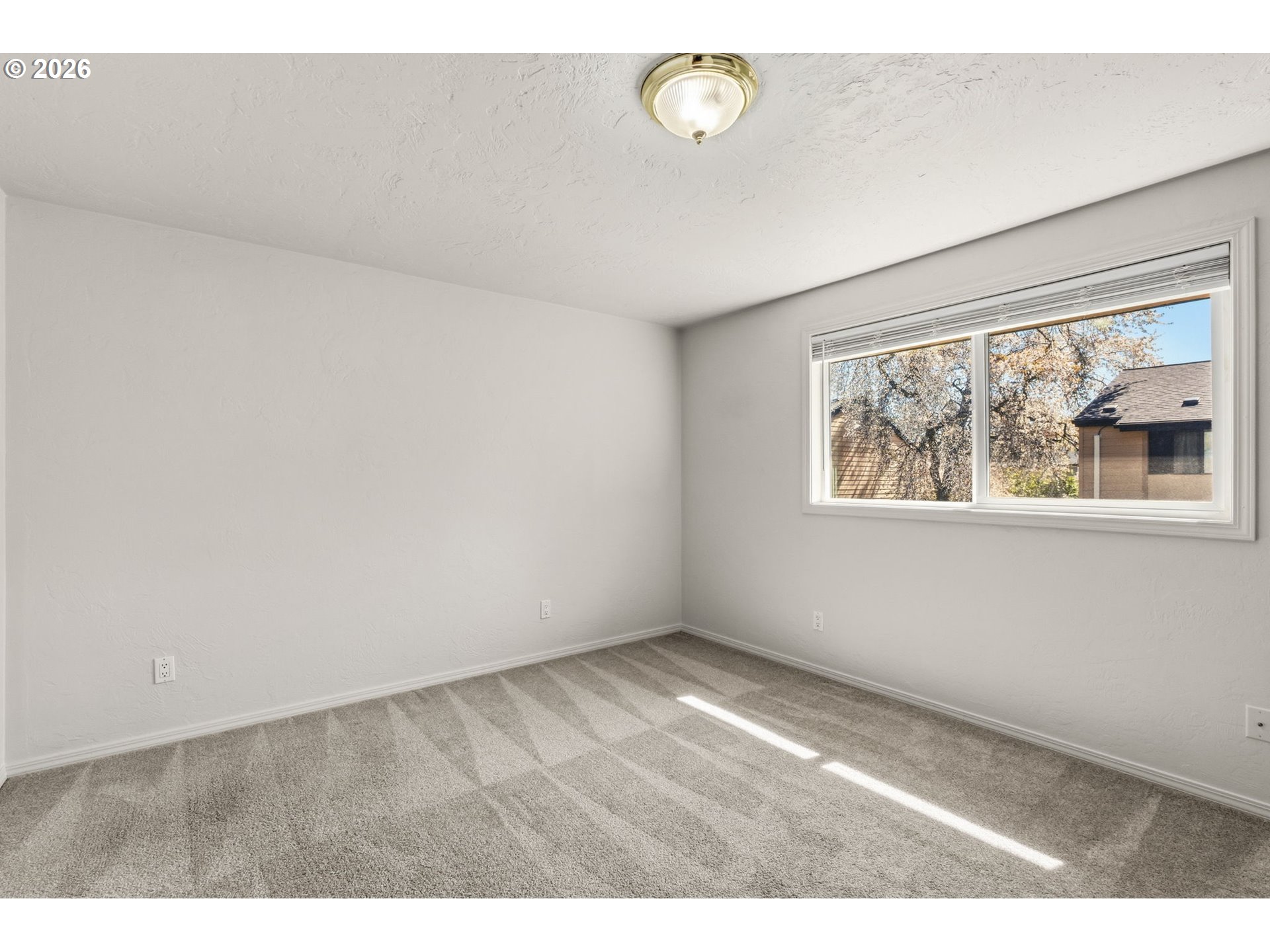 1488 Fetters Loop Eugene, OR 97402 - Photo 17 of 31