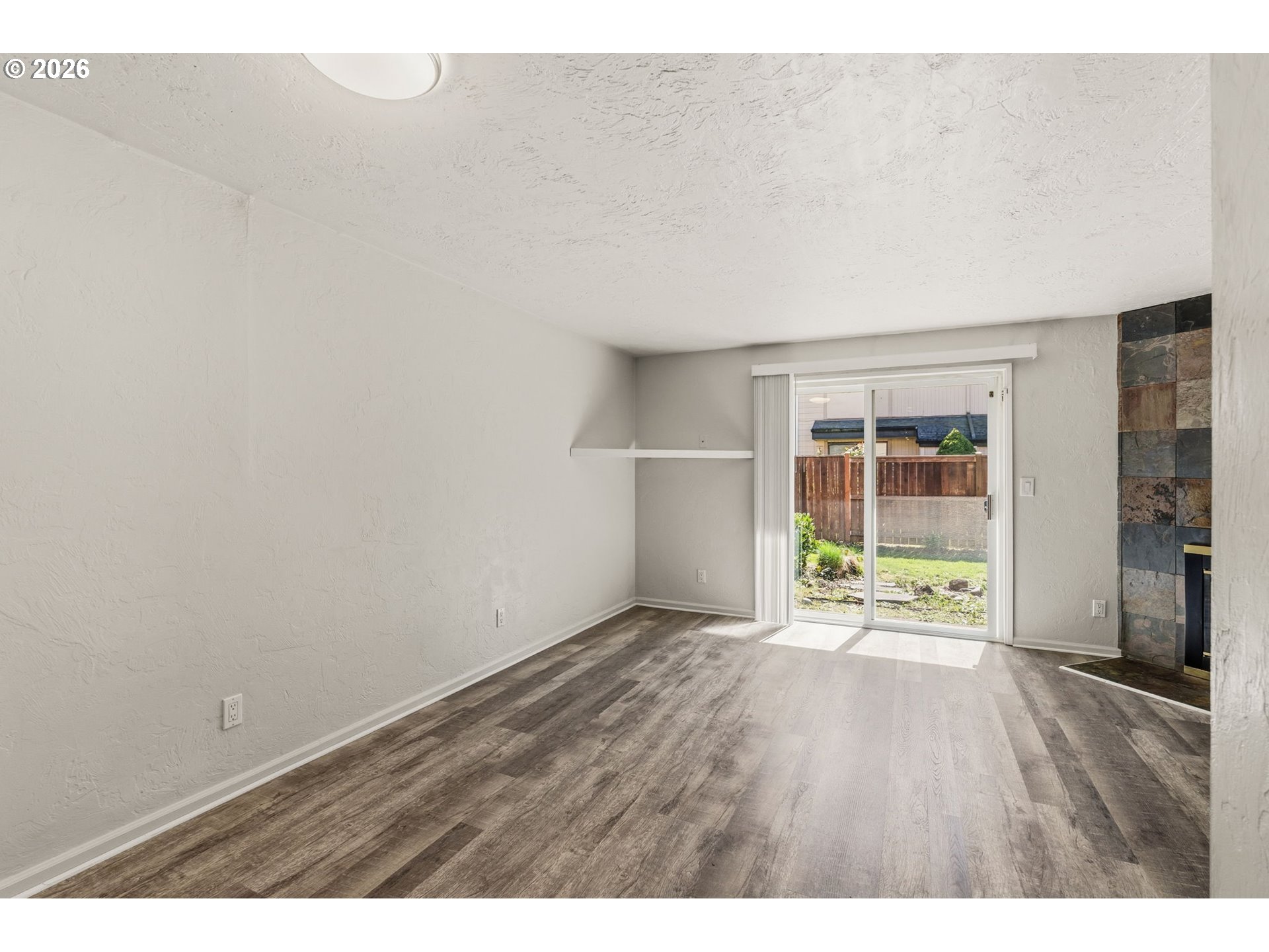 1488 Fetters Loop Eugene, OR 97402 - Photo 3 of 31