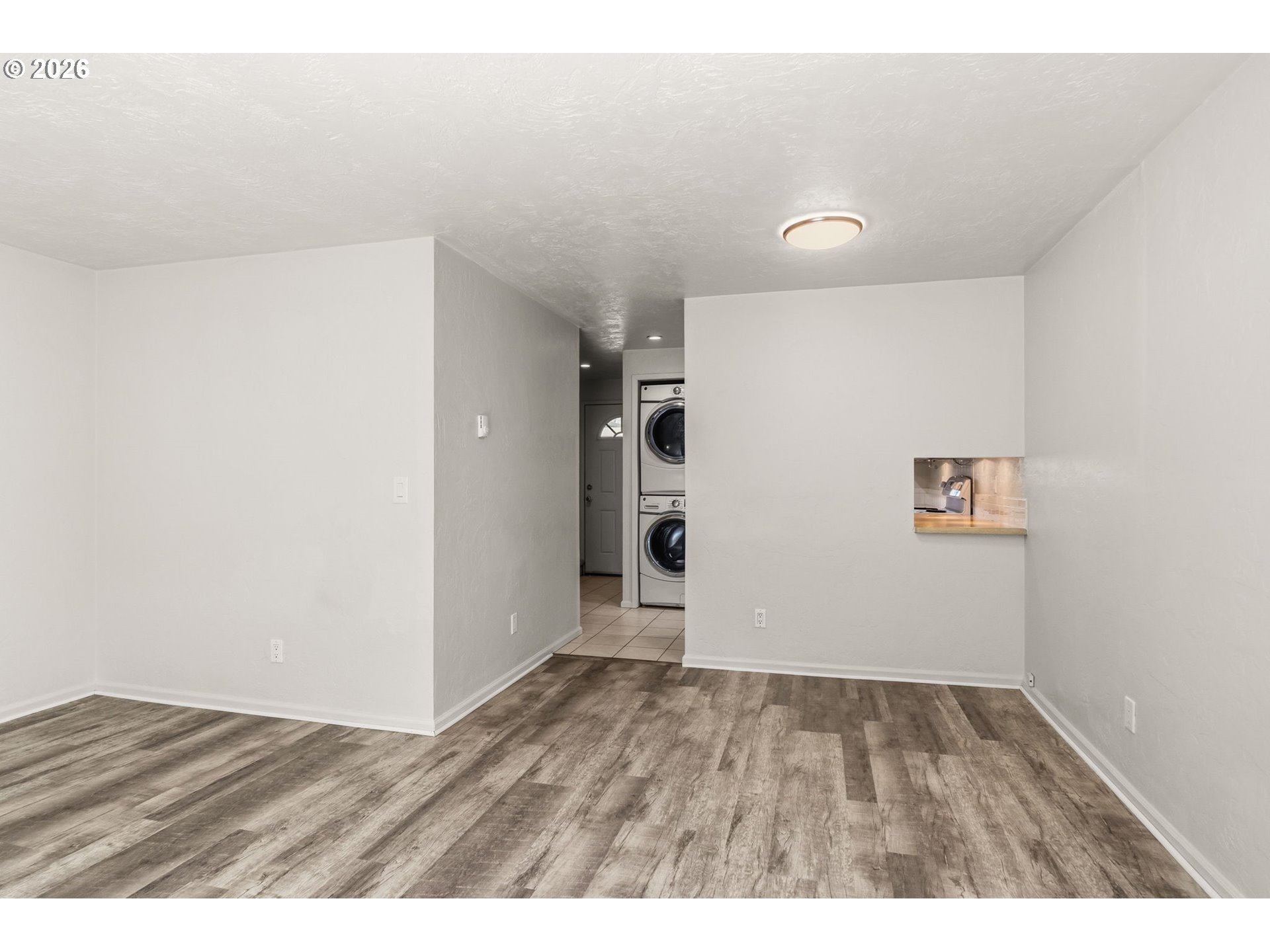 1488 Fetters Loop Eugene, OR 97402 - Photo 7 of 31