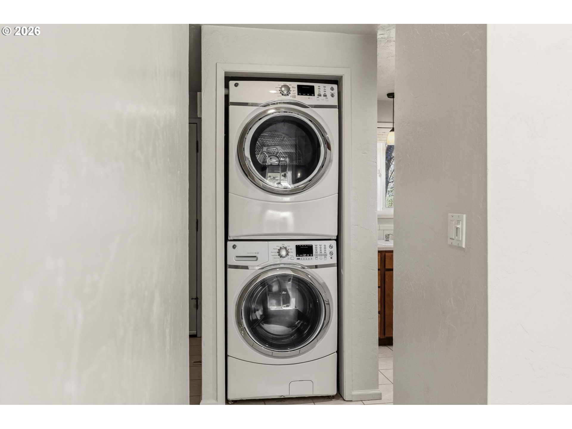 1488 Fetters Loop Eugene, OR 97402 - Photo 8 of 31