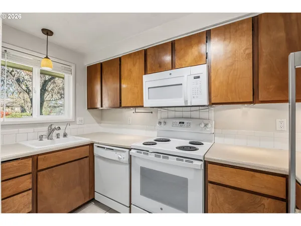 $245,000 | 1488 Fetters Loop, Eugene, OR 97402