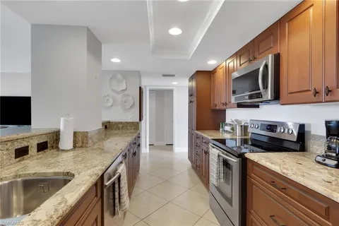 $850,000 | 10420 Gulf Shore Drive, Unit 162, Naples, FL 34108