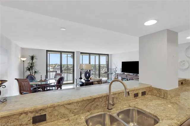 $850,000 | 10420 Gulf Shore Drive, Unit 162, Naples, FL 34108