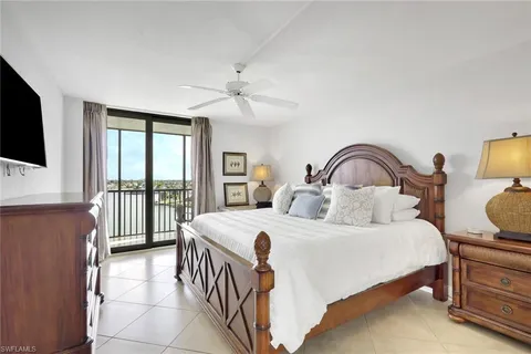 $850,000 | 10420 Gulf Shore Drive, Unit 162, Naples, FL 34108