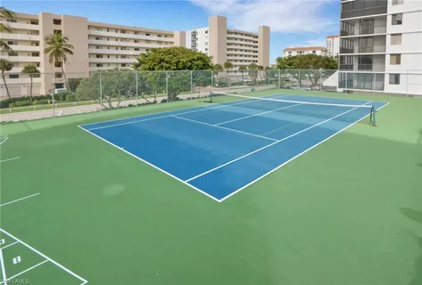 $850,000 | 10420 Gulf Shore Drive, Unit 162, Naples, FL 34108