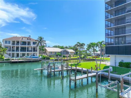 $850,000 | 10420 Gulf Shore Drive, Unit 162, Naples, FL 34108