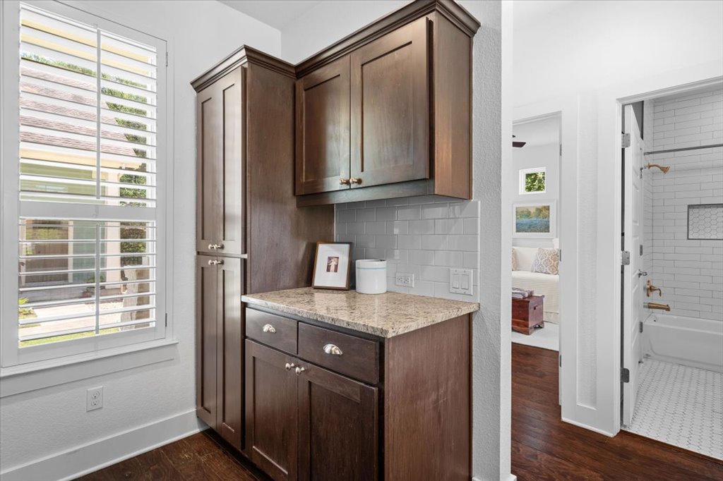 12200 Tawny Farms Road, Unit 139 Austin, TX 78748 - Photo 6 of 30 This kitchen checks all the boxes. You have gorgeous, granite countertops with plenty of prep space.