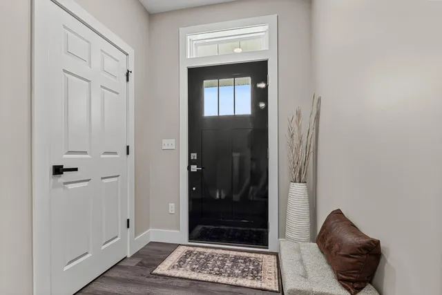 $421,500 | 235 Auseon Court, Hillsdale, MI 49242