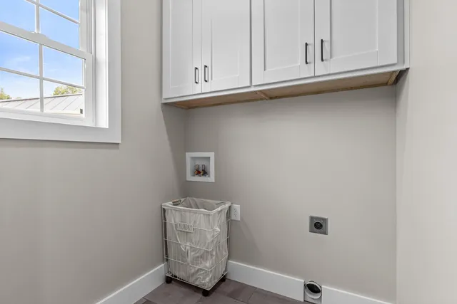 $421,500 | 235 Auseon Court, Hillsdale, MI 49242