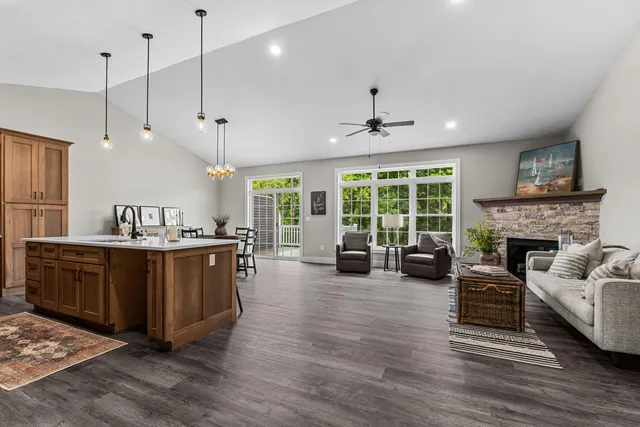 $421,500 | 235 Auseon Court, Hillsdale, MI 49242