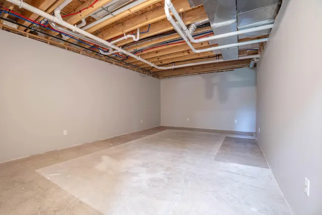 $421,500 | 235 Auseon Court, Hillsdale, MI 49242