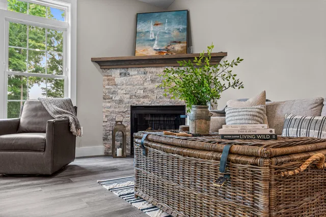 $421,500 | 235 Auseon Court, Hillsdale, MI 49242