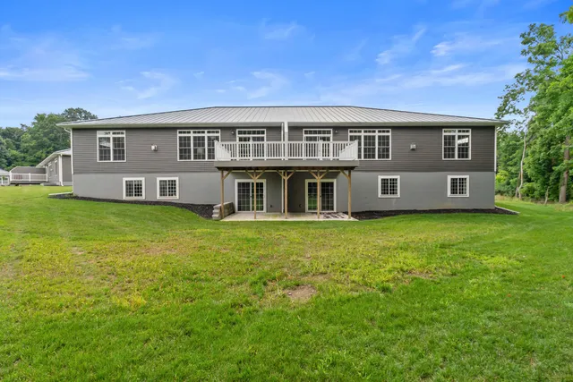 $421,500 | 235 Auseon Court, Hillsdale, MI 49242