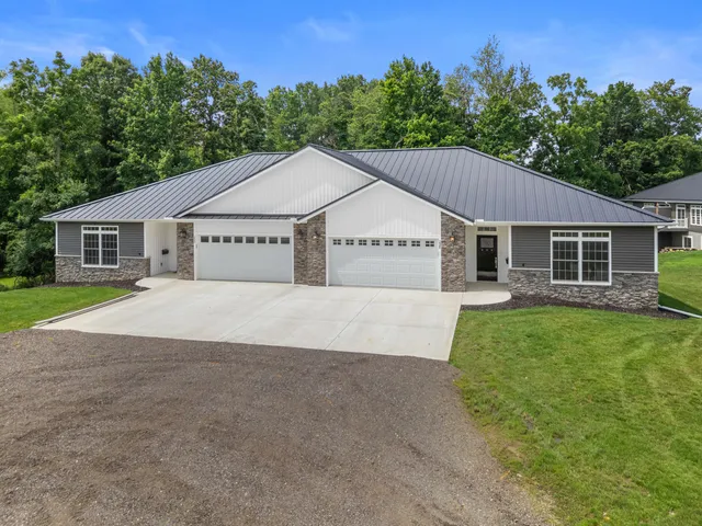 $421,500 | 235 Auseon Court, Hillsdale, MI 49242
