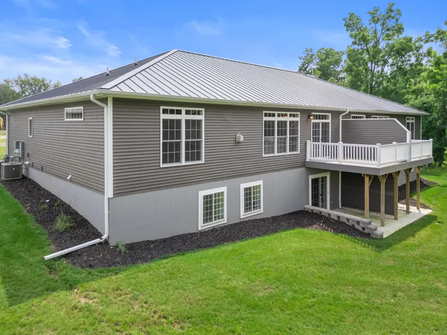 $421,500 | 235 Auseon Court, Hillsdale, MI 49242