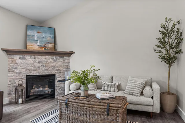 $421,500 | 235 Auseon Court, Hillsdale, MI 49242