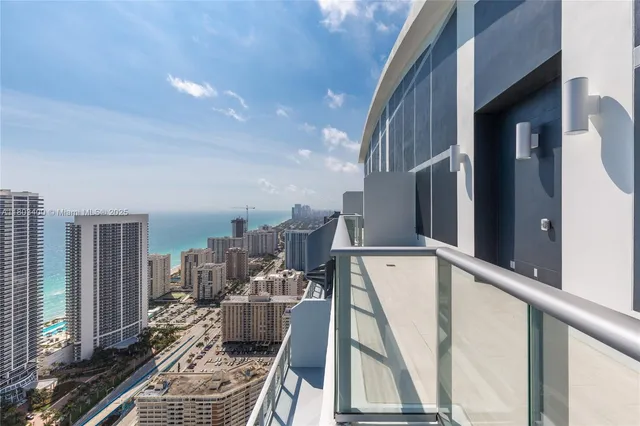 $5,500 | 4010 South Ocean Drive, Unit T4303, Hollywood, FL 33019