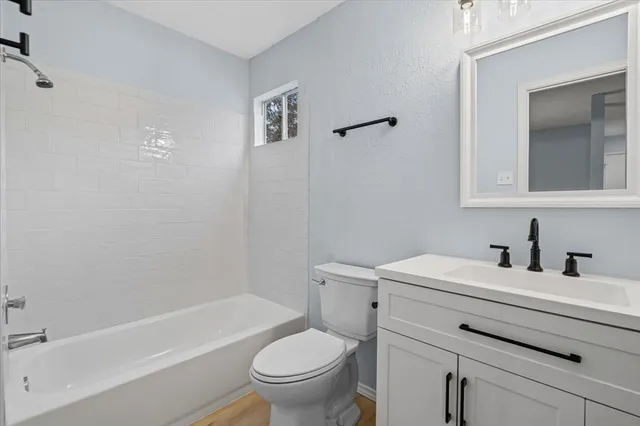 $2,550 | 8706 Dandelion Trail, Austin, TX 78745