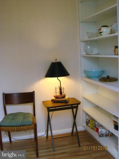 14652 Kelmscot Drive, Unit 236 Silver Spring, MD 20906 - Photo 7 of 23 REAR FOYER