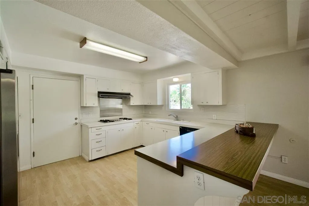 10428 Loma Rancho Drive Spring Valley, CA 91978 - Photo 7 of 19 Gallery Image 7
