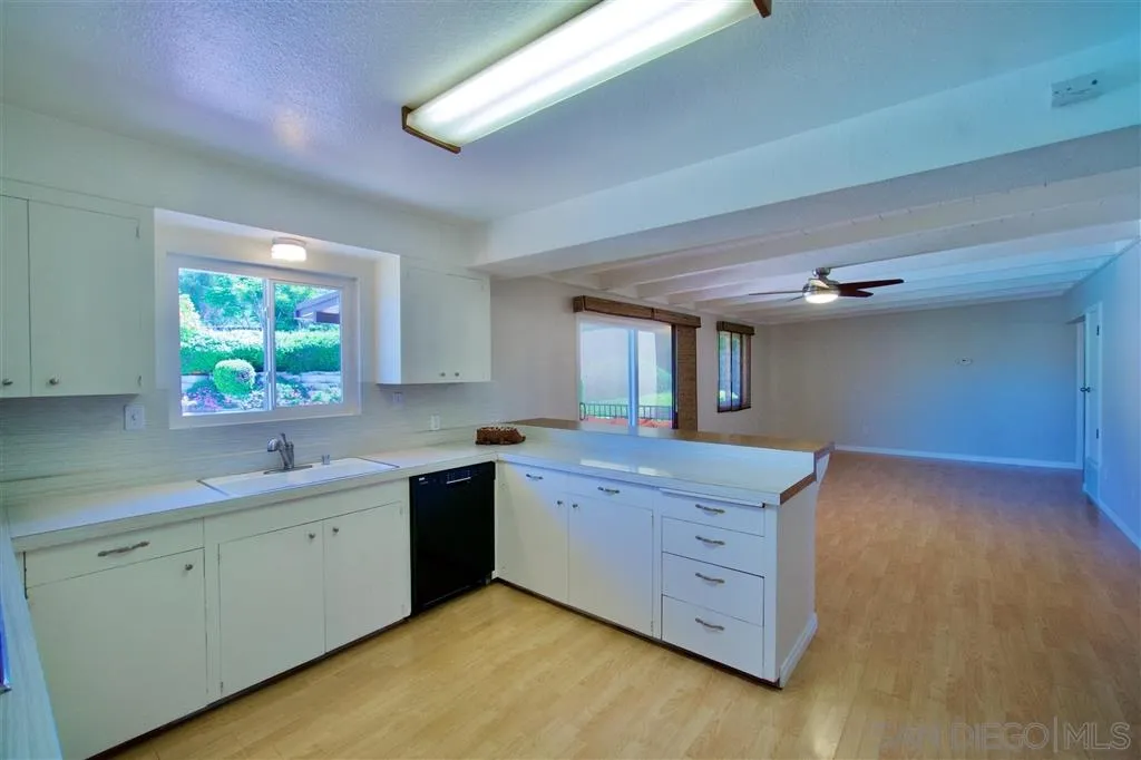 10428 Loma Rancho Drive Spring Valley, CA 91978 - Photo 9 of 19 Gallery Image 9